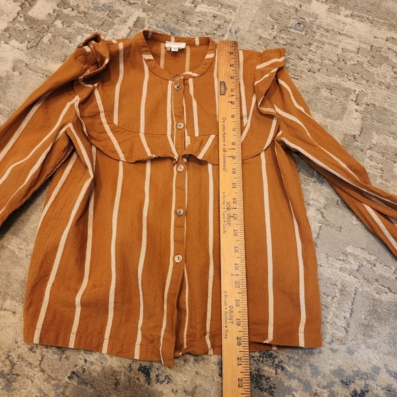 dRA linen/cotton mustard yellow/brown long sleeve blouse. - Picture 15 of 16